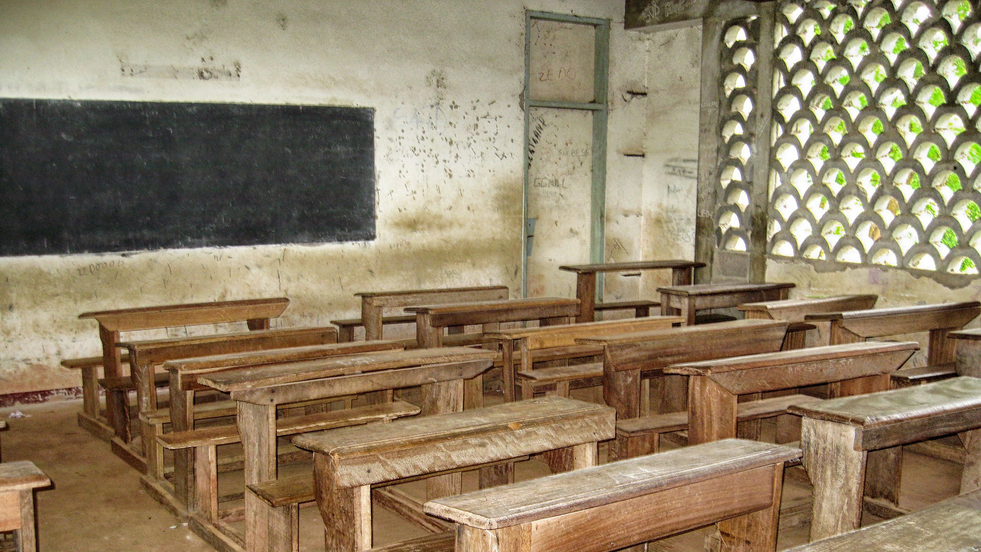 wide-old-classroom